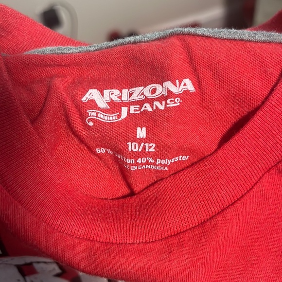 Lot of 4 boys tees adidas(2), under Armour and Arizona jeans - Picture 8 of 8